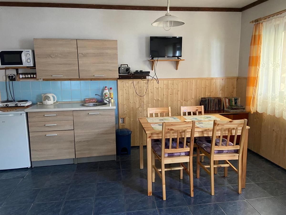 Apartman U Marusky Chribska Exterior photo